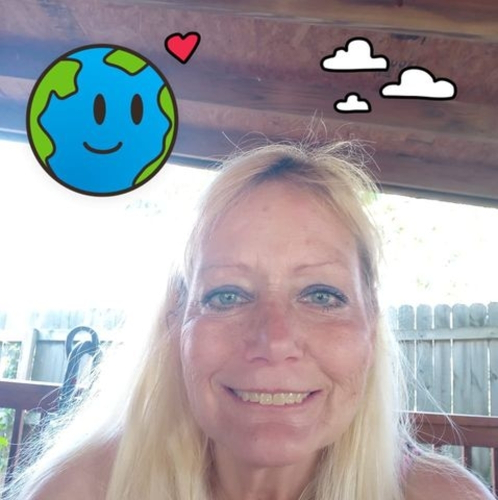 Meet your Posher, Loralee